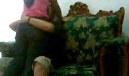 Zapanjujuća mama u porno mam hd čarapama usisava kurac mladog dude