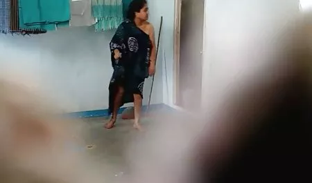 Azijski porno hd extra tinejdžer se jebe s dvije crnjake