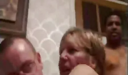 Seksi crnka ravno od početka dobiva tvrdu trupku u hd porno beach svojoj sočnoj pički