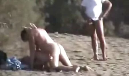 Čovjek pronađe porno public hd vibrator čvora i njuši ga kao da miriše na pičku