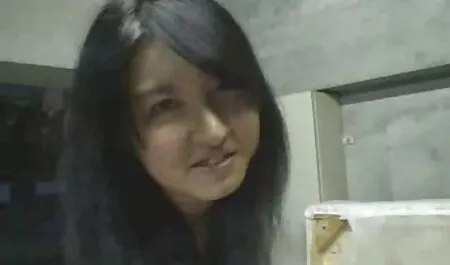 Slatka plavuša stisnula penis između grudi sport porno hd