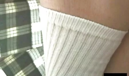 Mlada, a filme porno požudna Nadine voli igračke