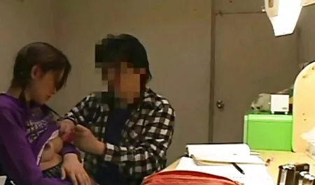 Bitch ima streaming porno hd orgiju kod bazena i dobiva jebeni jebač