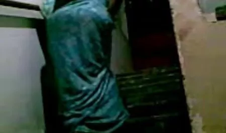 Slatki momak s porno hd romantic ogromnim kurakom jebe kretenu