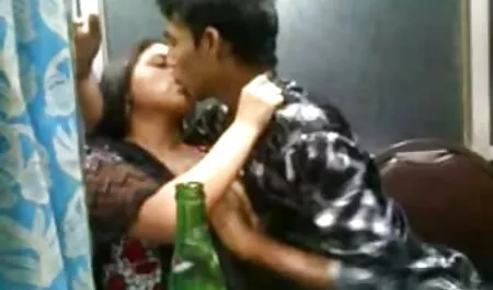 Crvenokosa, prsata kuja 18 sex film hd jebala joj je pičku zelenim dildom
