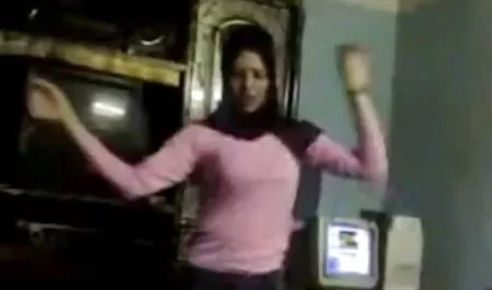 Angelina Castro na otvorenom prstom upire svoju bucmast pičku filme erotice fara intrerupere