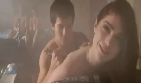 Mladi perverznjaci pružaju klitoris spužvicama hq tube porno