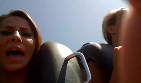 Želeći dokazati svom dečku da je potpuno lišena svih vrsta kompleksa, lijepa plavuša gola je usred javnog restorana i prepusti se zapanjenom đaku porno double hd