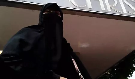 Beba film porno 1080 s velikim sisama prstima ispred ogledala dok njezin dečko spava