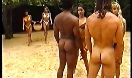 Zaljubljeni par odlučio je wow porno hd organizirati kućni seks, momak s djevojkom odlučio je uživati ​​u divljom jebanju i sve snimiti na videu. Seksualne poteškoće počele su vikanjem, a završile divljim seksom