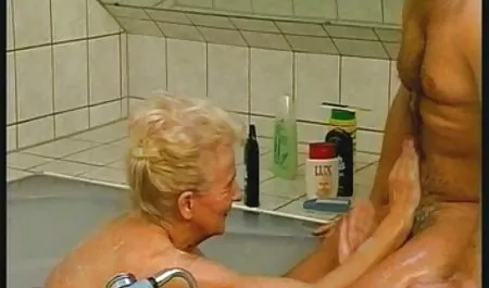 Preplanuli učenik u ružičastoj bluzi i kratkim kratkim hlačama dugo je milovao člana pono hd xxx učitelja, a potom je uokvirio ružičastu pičku