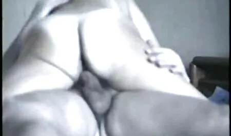 Debeo čovjek koji širi noge prsate drolje liže joj pičku, a druga drolja jebe filme online subtitrate erotic ga debelim straponom odostraga