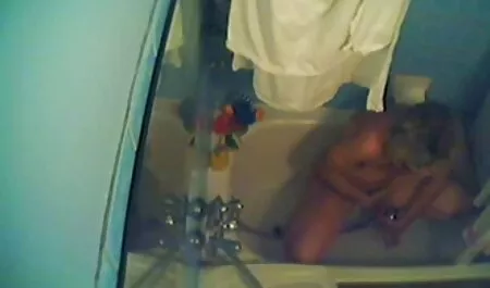 Amaterski hd porno beach porno u kojem frajer na krevetu jebe usta supruzi