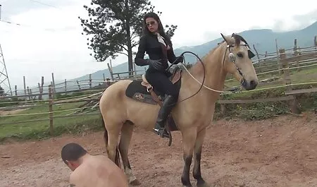 Prsata kurva Richelle Ryan se sjeba i jaše debelog penisa best hd porno free