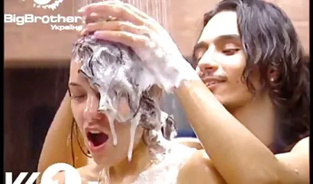 Prsata maćeha lezbijke zavodila je mladu posvojenu kćer porno 300 hd