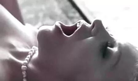 Zrele Julia Ann i Dana odlučuju se na porno hd 20 seksualnu orgiju