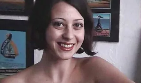 Strastvena crnka Chrissy Lynn u seksi kombinezonu filme cu buleala dobiva analni jebeni
