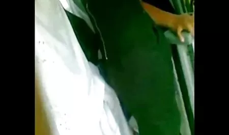Prilična kuja Riley Ray siri porno hd jebana od rakova