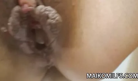 Tri mlake kuje sisaju člana vrućeg ful porn film mužjaka