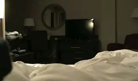Dvojica su preplavila usta plavuše porno college hd spermom