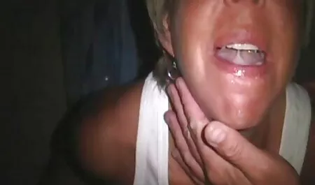 Mellanie Monroe i Victoria Lawson izmjenjuju se sjedeći na kurac porno romantic hd