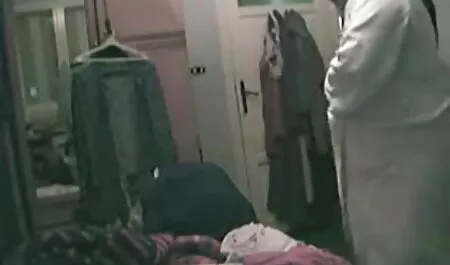 Mlade piliće masturbiraju pičke u film porno an familie autu