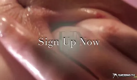 Seksi biseksualci ližu obrijanu macu video poeno hd i voze se na debelom penisu