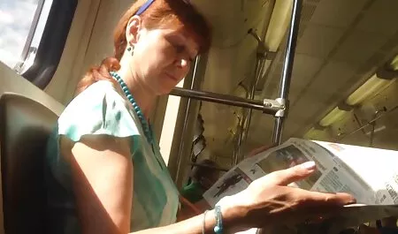Ne čekajući dolazak svoje mlade ljubavnice, sočna plavuša skida tanke, crvene gaćice i, zgrabivši debeli vibrator nježnim rukama, baci se ovom filme oorno gratis stvari u svoju macu