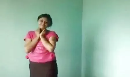 Crvenokosa kurva sisa kurac i uzima hd porno 16 ruku u svoju pičku