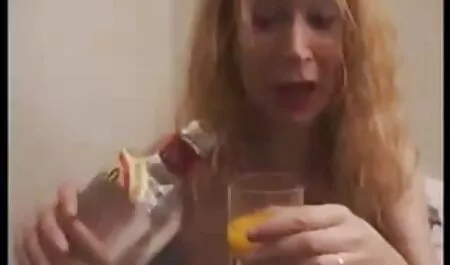Seksi plavuše čekaju da se fotograf snimi na kameri i zajebava se s pono hd xxx njim