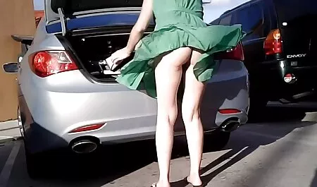 Vruće zrele crne djevojke žude za mladim bijelim kurac. Toliko su strastveni sisanju ovog kretena da gotovo nisu primijetili kako je momak do kraja bio uspaljen i spreman je da se sperma po licu ovih femei care le place sa suga pula pohotnih kuja