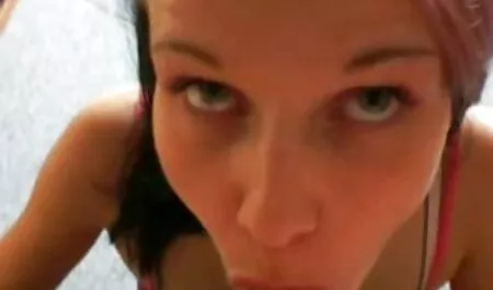 Pilići miluju free porno hd pičkice jezicima i igračkama