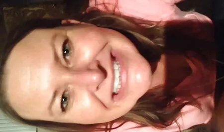 Dvojica homoseksualaca jedan filme porno noi online drugome puštaju blowjob