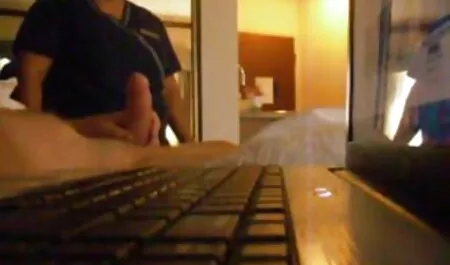 Kurva sisa strapon filme cufutaiuri na svoju kuju