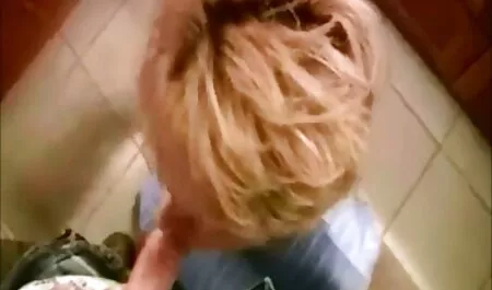 Vlažne plavuše jebaju best hd porno free se u bazenu