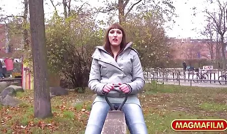 Slatka pilić jebe se u free porno film hd analčiku i mrmlja