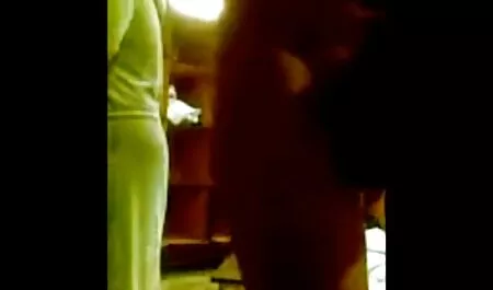 Trener jebe analnu prsata plavuša porno 60 hd tenisača na terenu