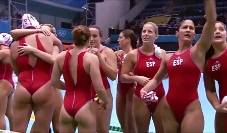 Ćelavi momak jebe crvenokosu kuju po brunete hd cijelom stanu