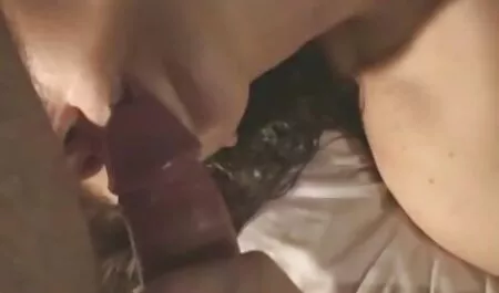 Prsata Azijka Kaiya Lynn puni usta filme erotice 720 ogromnim penisom
