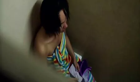 Za promociju seksi plavuša se zajebava sa foto pizde goale šefom