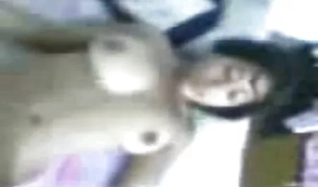 Strašan crni crni crnac uvodi dva bijela, nezasitna momka u svoju spavaću sobu i s vrućom spremnošću izlaže svoju mutnu porno mam hd mokru macu i vrlo ukusno dupe pod njihovim tvrdim, debelim članovima