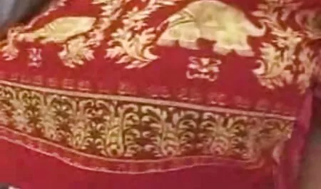 Učenik porno special hd voli kad nije u ružičastoj, obrijanoj pički, već u uskoj, nerazvijenoj točki. Tip joj je stavio rak i smrskao joj sfingu, počeo joj je čekirati dupe
