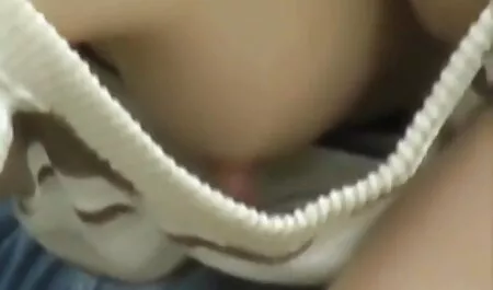 Čovjek jebe svoju kuju u filmulete secxi prirodi na otvorenom