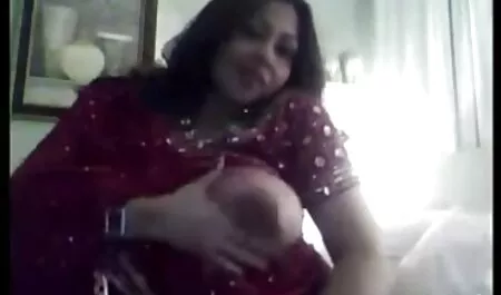 Prsata brineta dobiva vrući porno hd 2017 kurac u mokroj pički