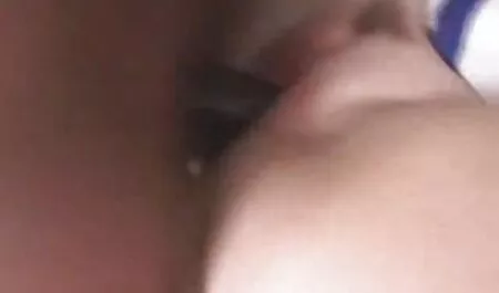 Brineta Luna liže pičkicu za filmulete cu alina plugaru mladu kuju Terry